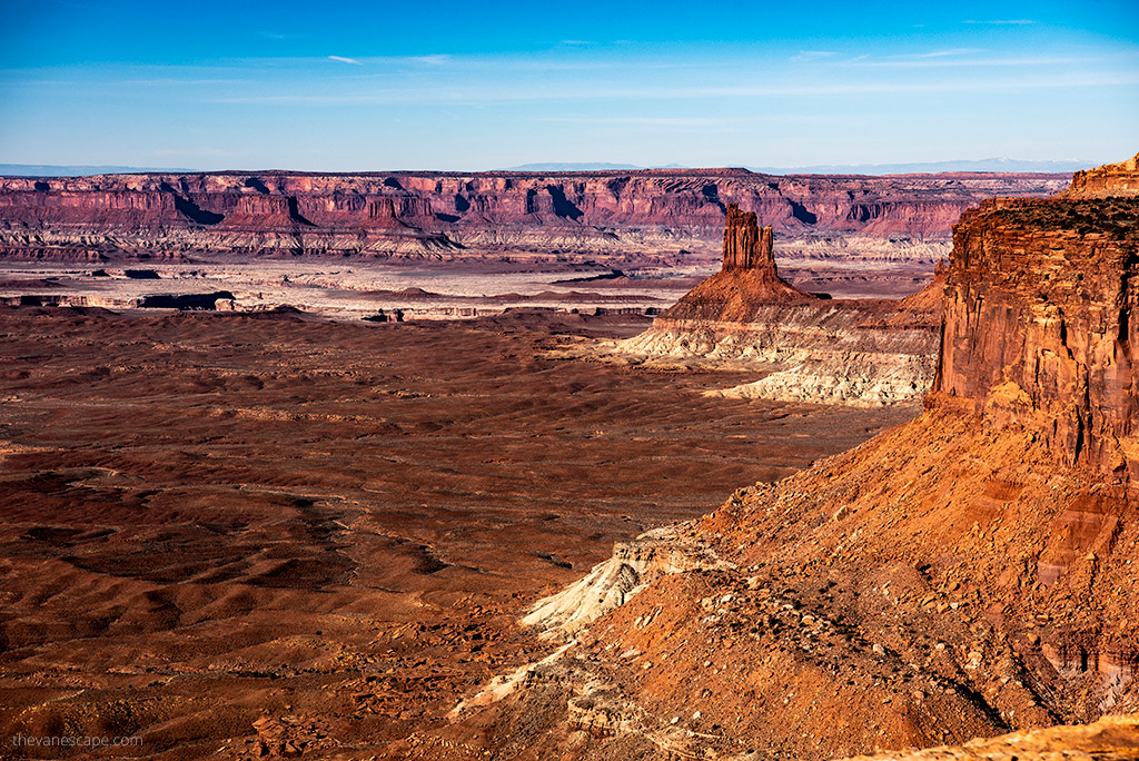 sunset over oranges rocks in Canyonlands