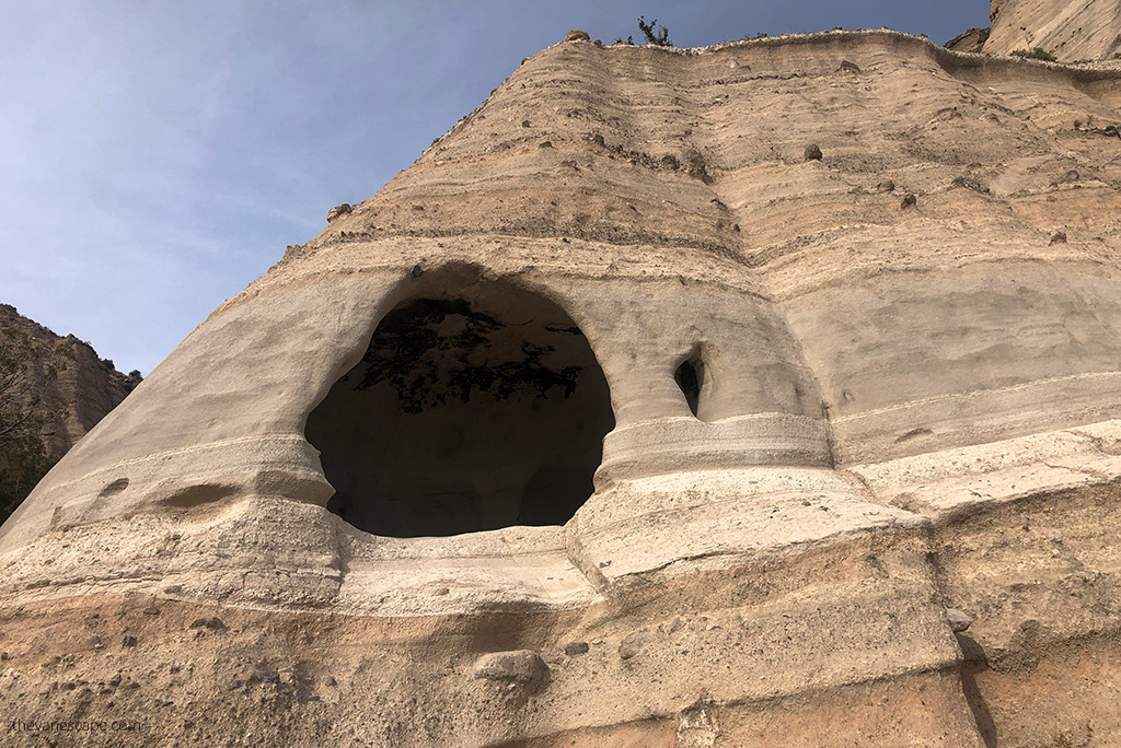 cave loop trail Kasha-Katuwe Tent Rocks National Monument