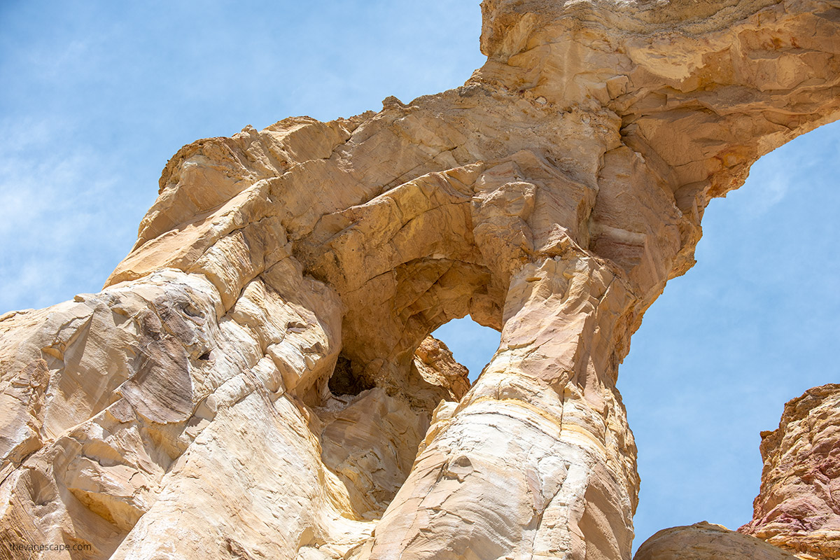 details of sandstome formation of the arch