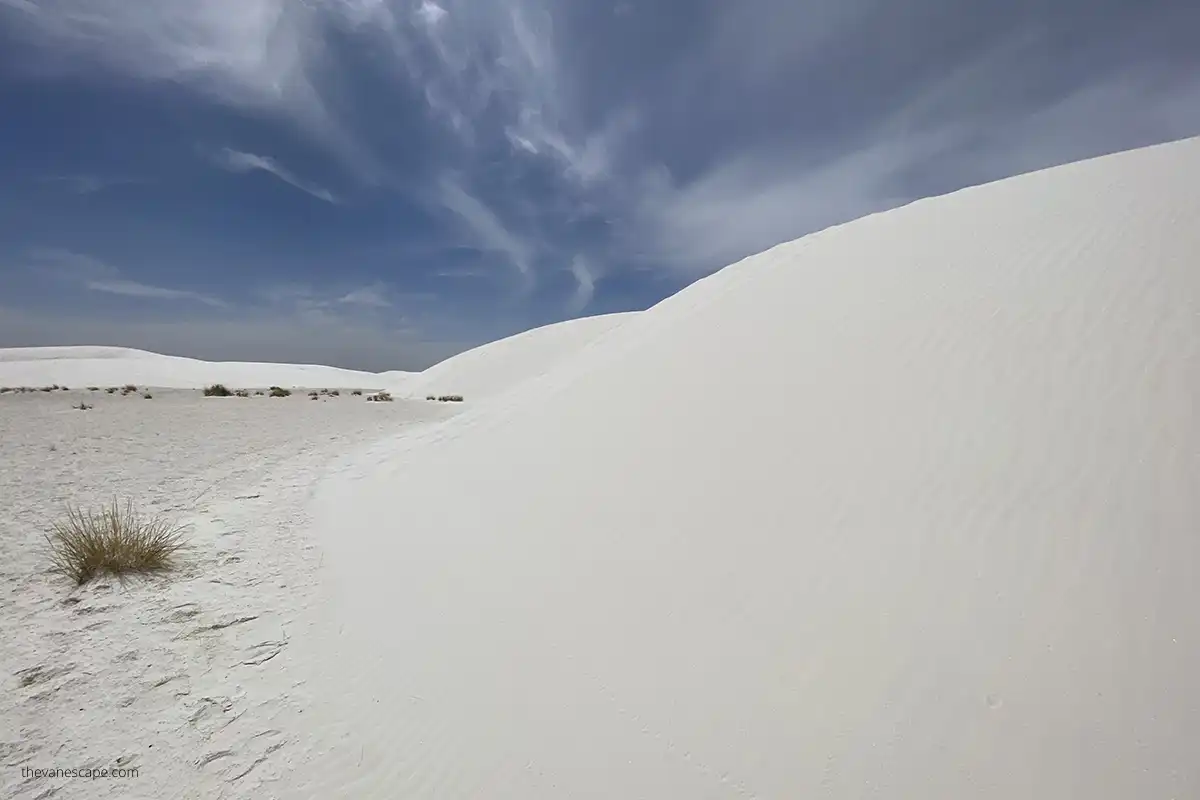 Big white dunes and blue sky in white sands national park.