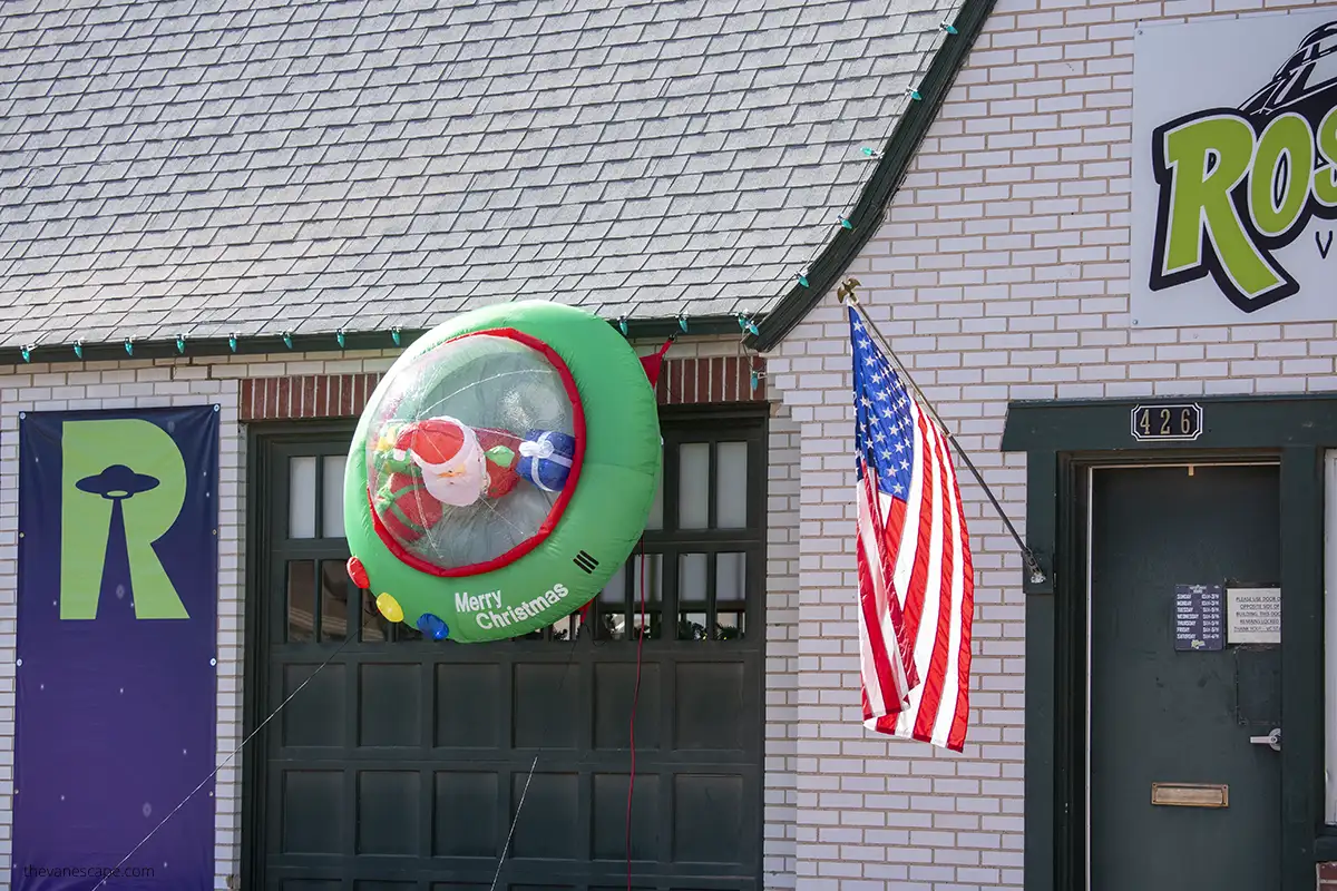 Funny decorations at Roswell's streets.